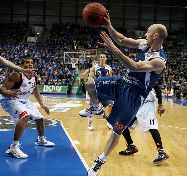 而频频失误 而频频失误