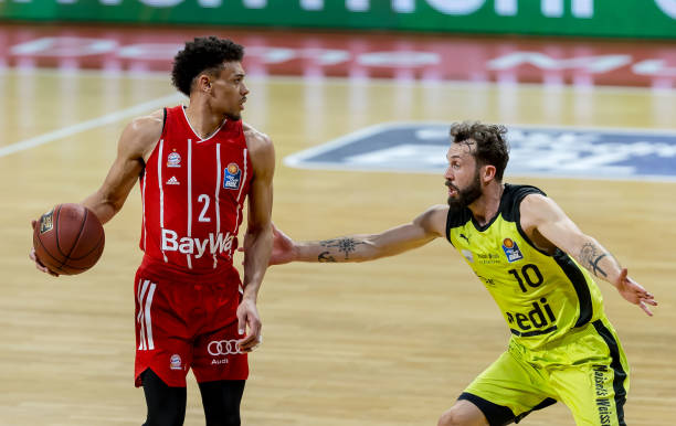 顿的揭幕战 顿的揭幕战